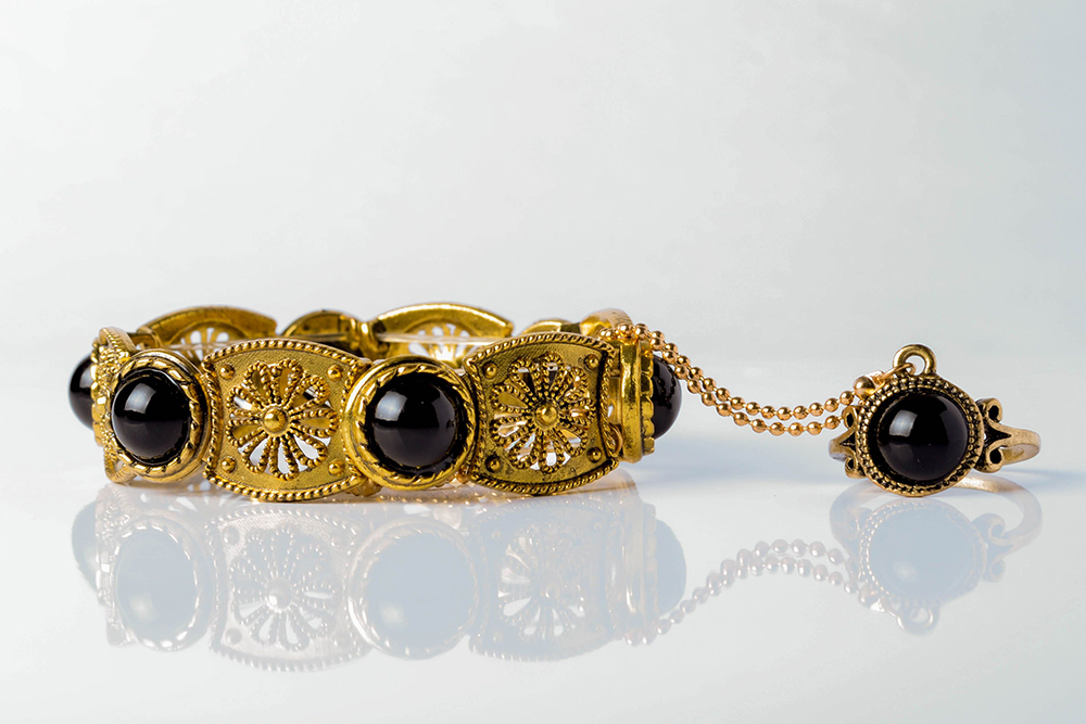 Jewelry before clipping path